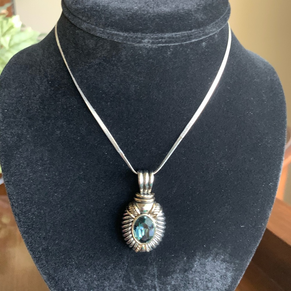🌹3/$15 Pendant w/Blue Stone